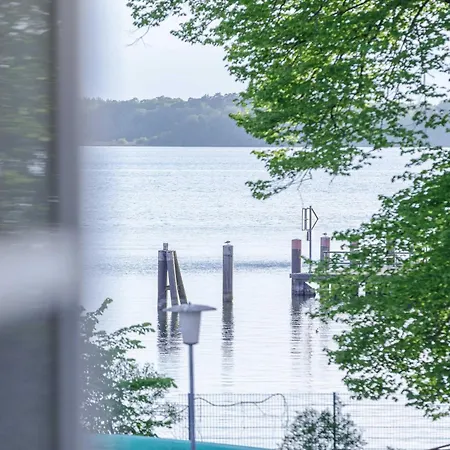 Kietz-domizil Mit Balkon & Mueritzblick Im Historischen Speicher * 바렌