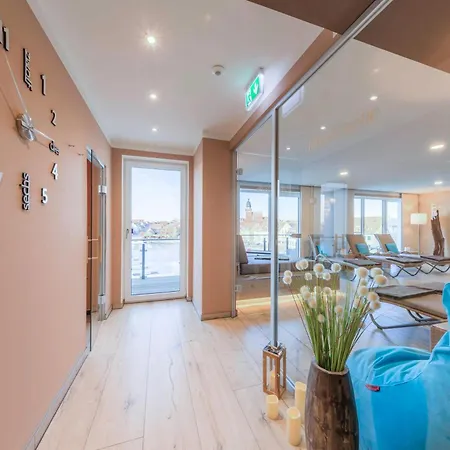 Kietz-domizil Mit Balkon & Mueritzblick Im Historischen Speicher 아파트 바렌